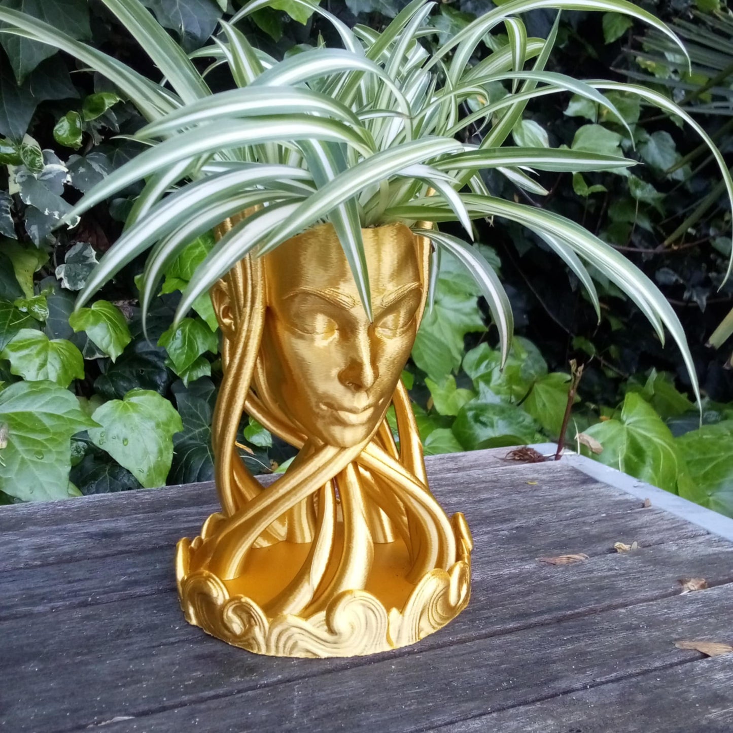 Aura Sculptural Plant Pot