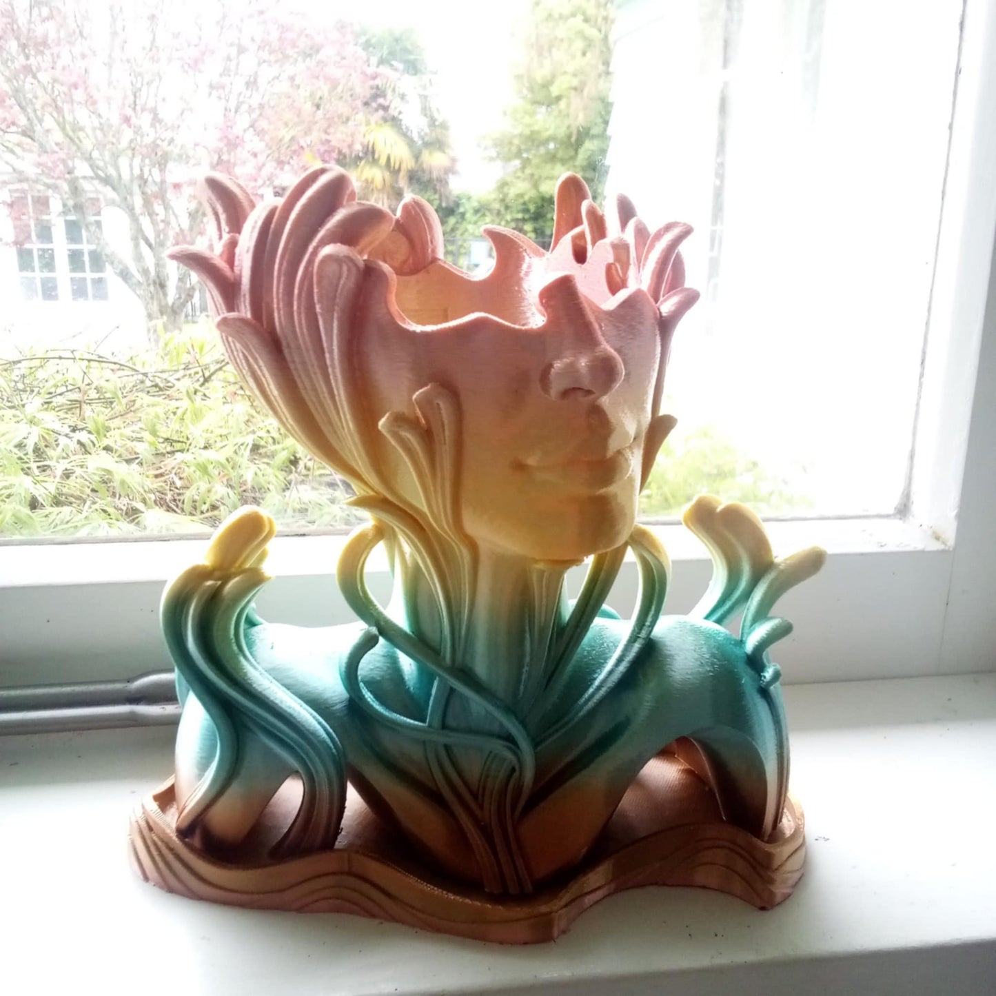 Stellar Planter + Base