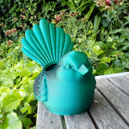 Fantail Plant Pot (with Drainage Hole)